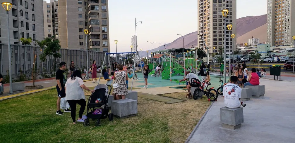 plaza_lastarria_de_iquique_nuevo_espacio_publico_impulsa_la_vida_comunitaria_en_el_sector_sur_4