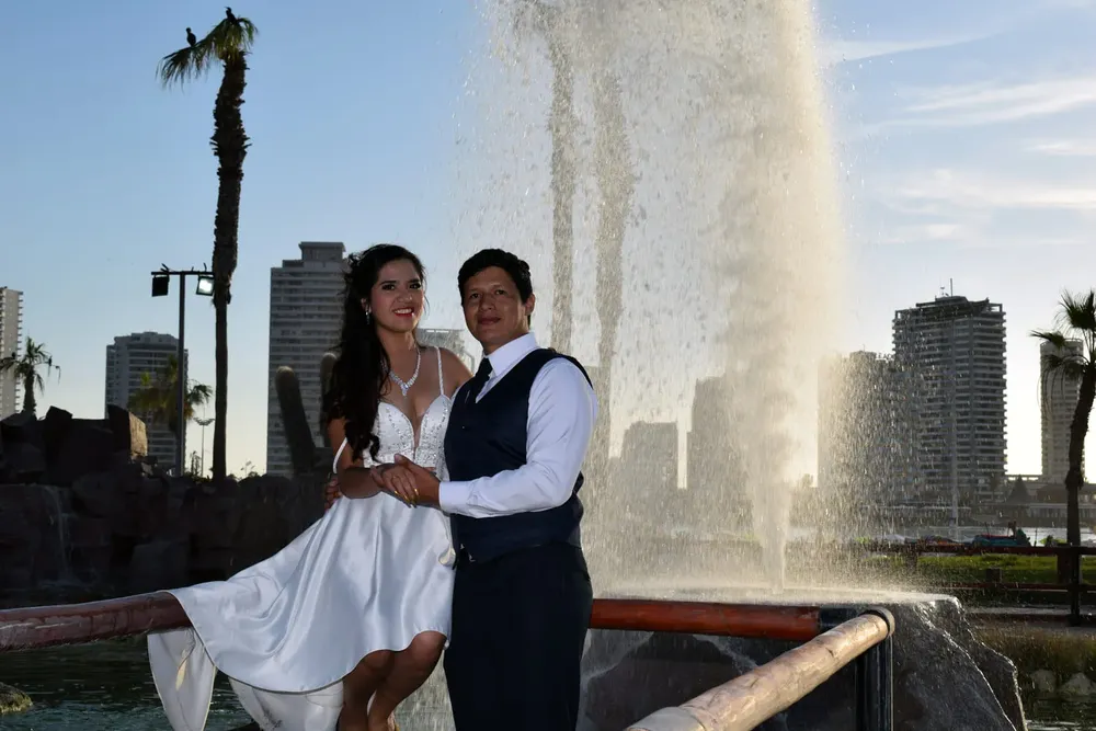cavancha_atrae_a_novios_turistas_como_escenario_romantico_3