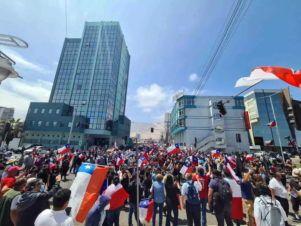 cinco_mil_personas_marcharon_por_migración_irregular_Iquique