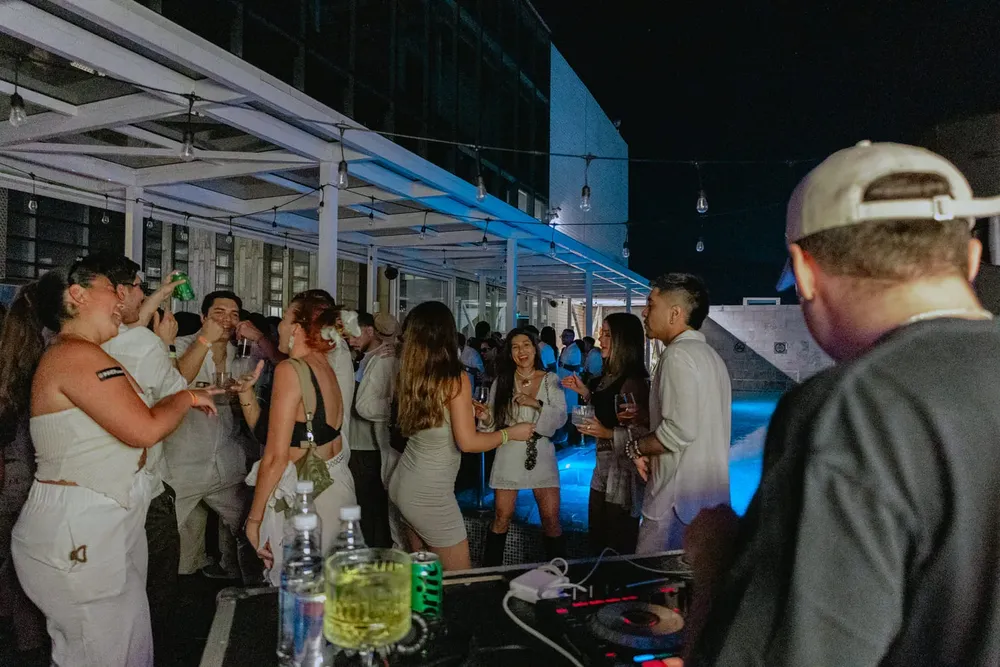 terrado_cavancha_inicia_el_verano_con_evento_y_nueva_propuesta_gastronomica_2